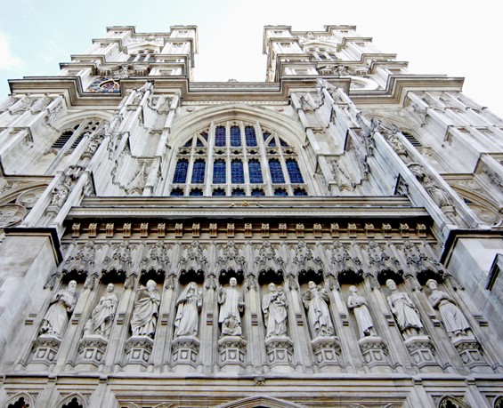 statues of the ten modern martyrs